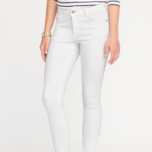 $14 w/MakeOfferButton White skinny jeans old navy